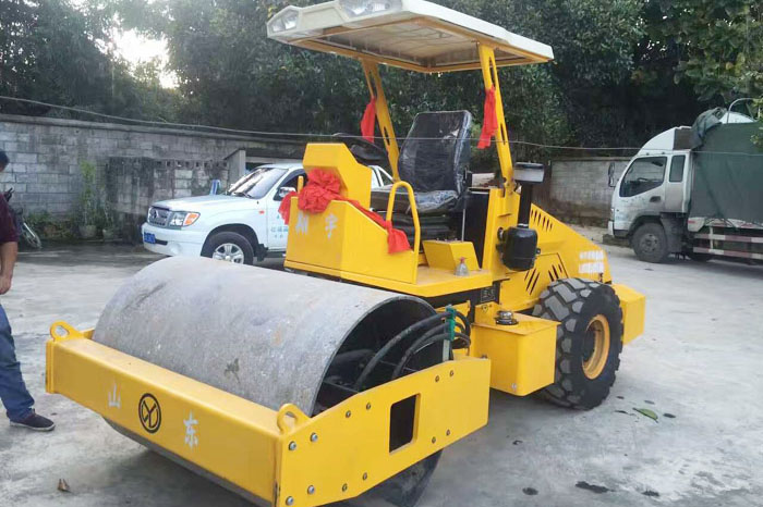 小型壓路機